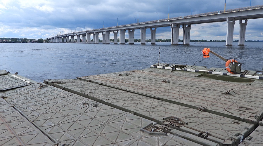 В район Антоновского моста в Херсоне попали 6 ракет HIMARS