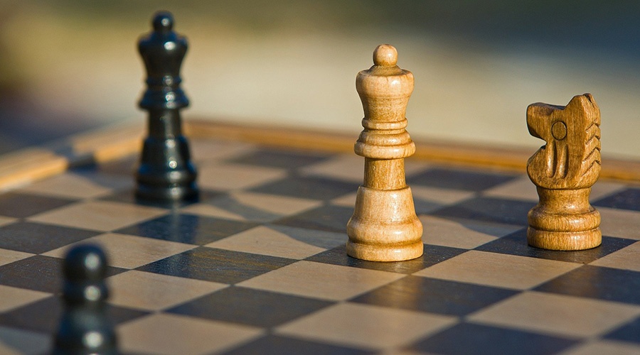 Аксёнов предложил Карякину плюнуть и растереть решение шахматной федерации