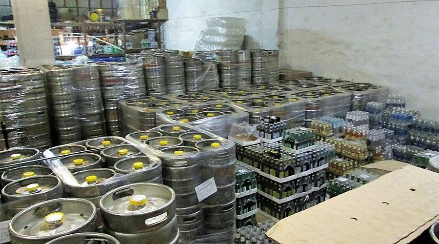 Более 30 тыс литров просроченного пива не успели продать в Крыму