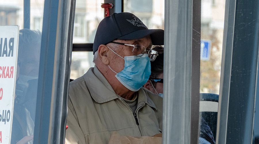 Власти Крыма вернули право льготного проезда вакцинированным и переболевшим пенсионерам