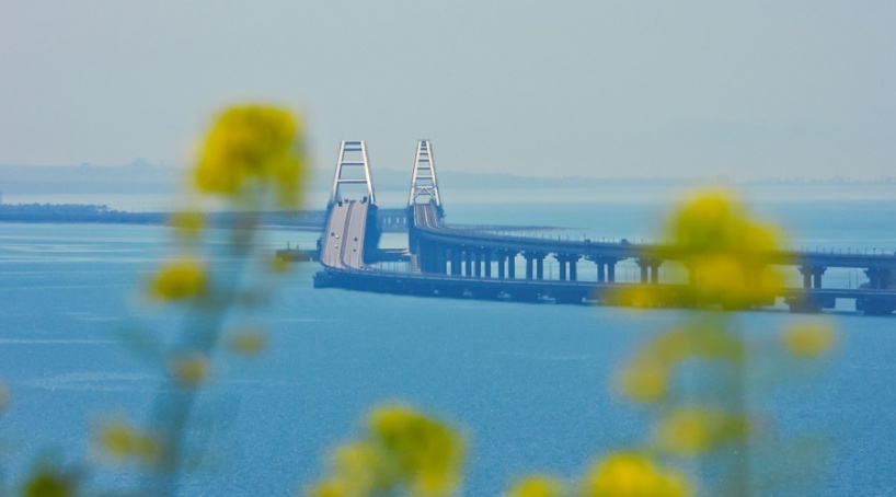 Отражена атака беспилотником  по Крымскому мосту