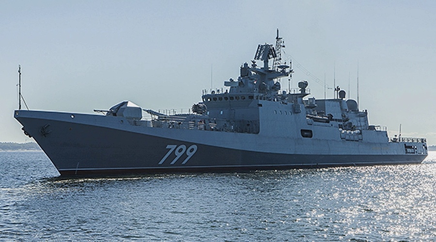 Фрегат Черноморского флота «Адмирал Макаров» возвращается в Севастополь из Средиземноморья