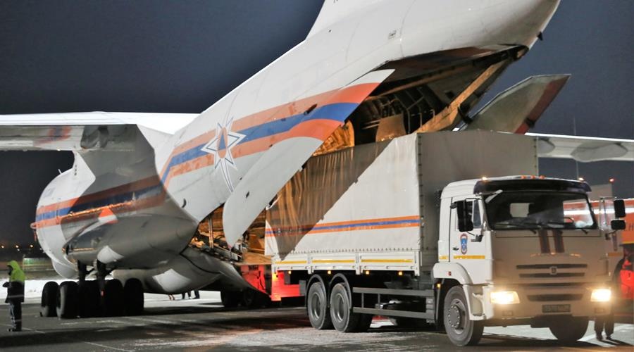 Самолет МЧС с гуманитарной помощью отправился в Китай 