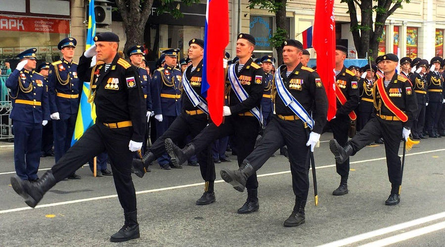 Генеральная репетиция парада ко Дню Победы началась в столице Крыма