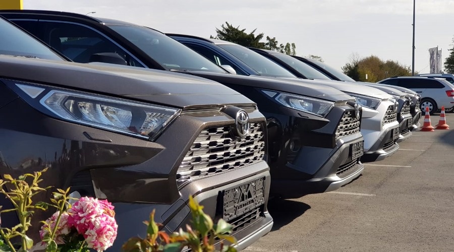 Toyota RAV 4 поступили в дилерский центр «Автодель» в Крыму на фоне дефицита новых машин