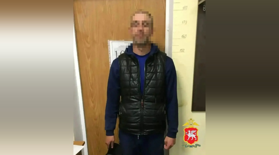 Евпаторийские полицейские раскрыли кражу денег из магазина