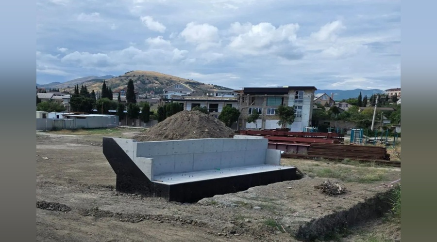 В Крыму продолжают реконструкцию моста через реку Шелен