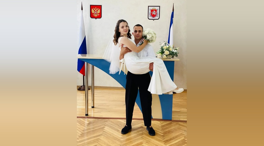 За две недели более 400 пар в Крыму решили заключить брак 