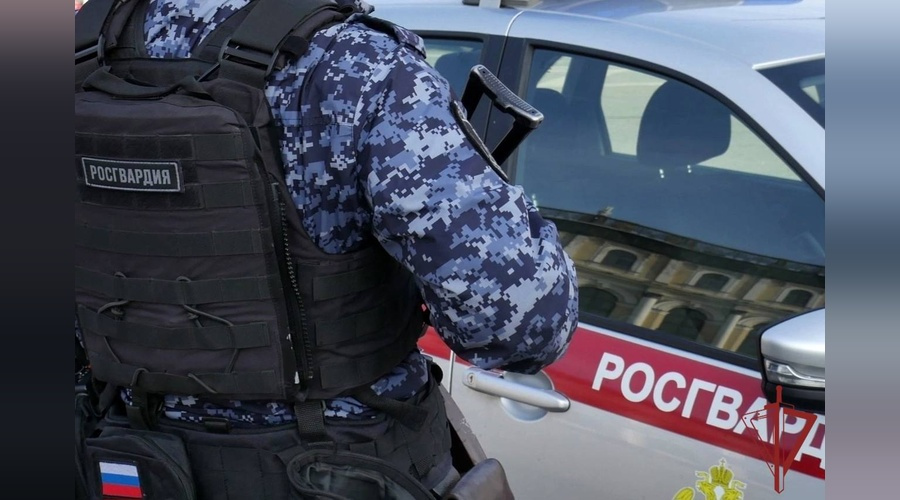Росгвардия задержала двух студенток после сигнала из супермаркета в Симферополе 
