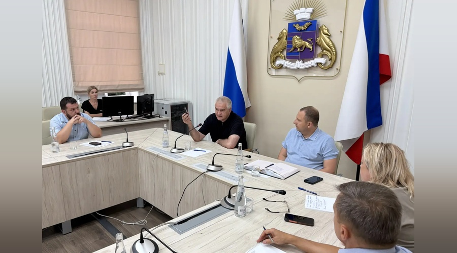 Сергей Аксёнов потребовал от служб Крыма конкретной помощи жителям