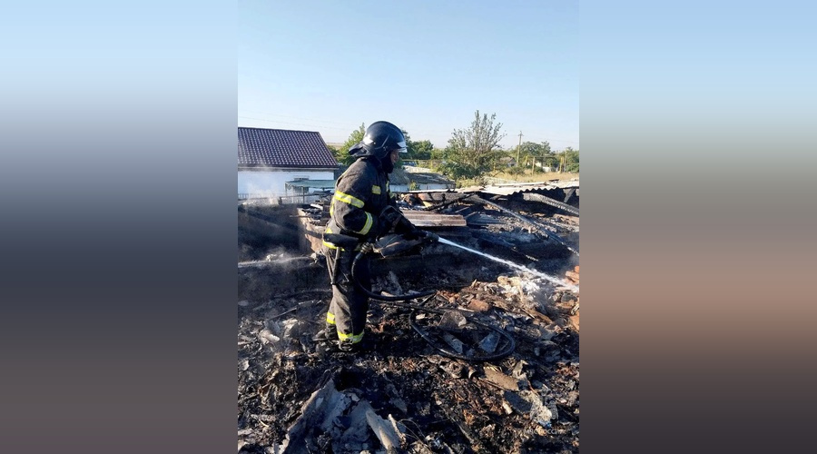 В селе Александровка потушили пожар в частном доме