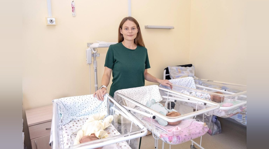 В крымском перинатальном центре готовят к выписке две семьи с тройнями