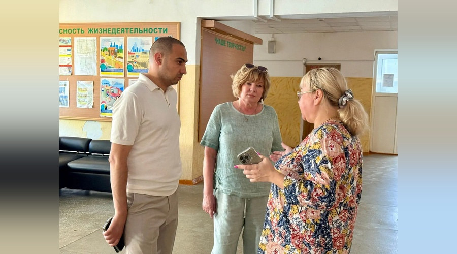 Глава Евпатории проверил подготовку трех школ к новому учебному году