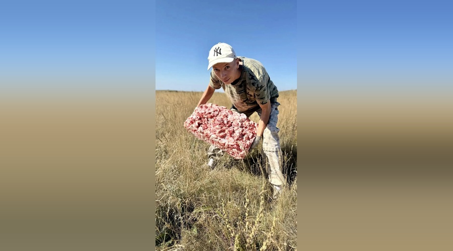 На Чатыр-Даге выложили 430 килограммов мяса для редких птиц