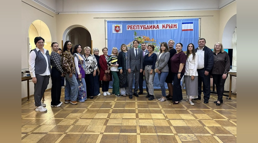 В Симферополе открылась выставка крымских сувениров