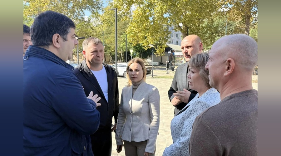 В Керчи оценили состояние спорткомплекса «Судостроитель» и стадиона «Металлург»