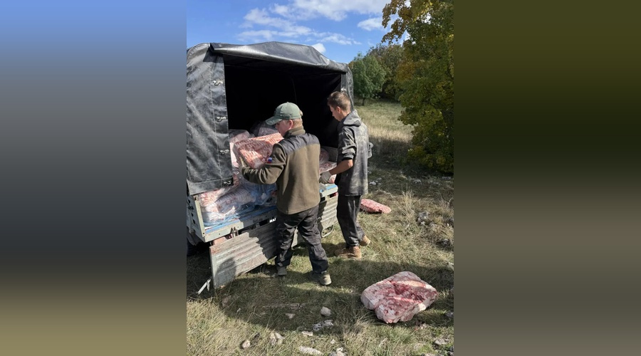 На Чатыр-Даге пополнили кормовую площадку для редких хищных птиц