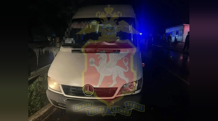 В пригороде Симферополя в ДТП с участием автобуса и легкового авто погиб пешеход