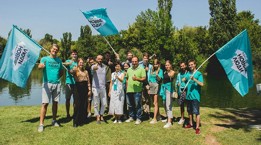 Активисты партии «Новые люди» провели экологическую акцию в Симферополе