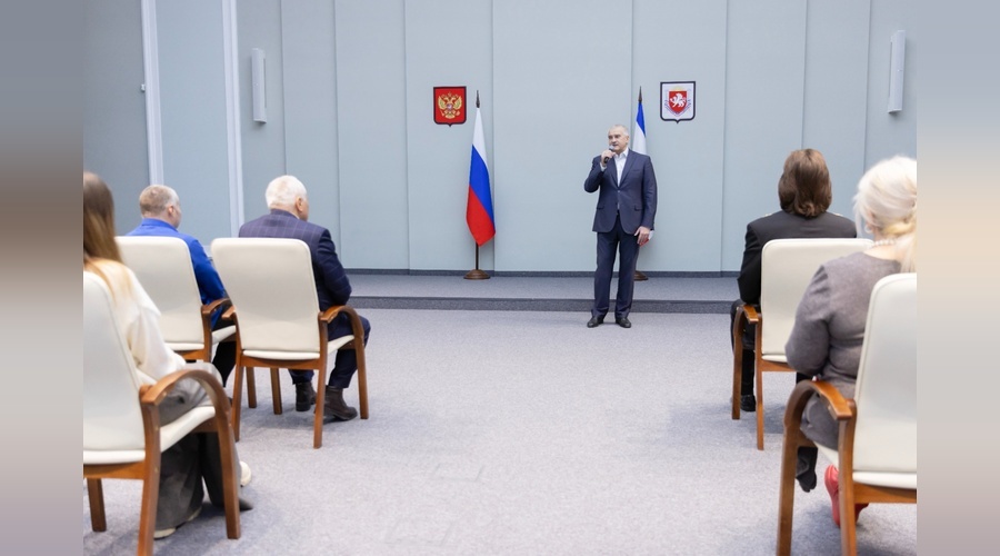 В Крыму наградили отличившихся жителей в День Республики