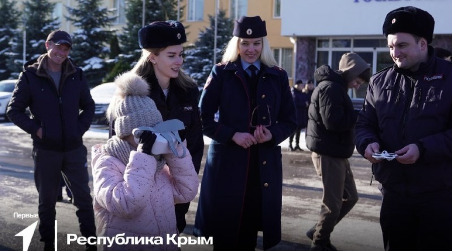 Крымские полицейские помогли исполнить детскую мечту для восьмилетней Кати