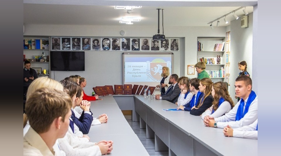 В Симферополе представили Антологию «Исторические города и села России»