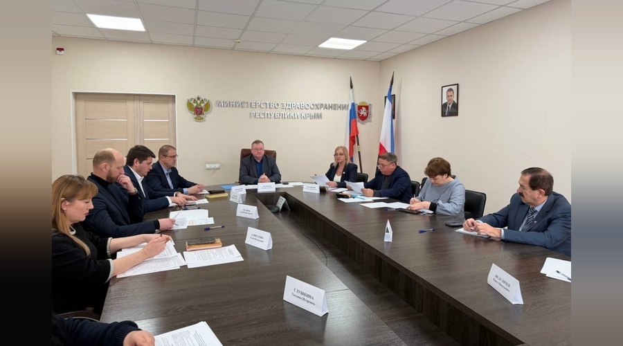 В Крыму обсудили расширение программы обеспечения медиков служебным жильем