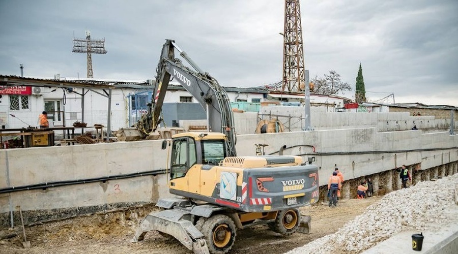 Реконструкция подпорных стен в Севастополе на улице Адмирала Октябрьского достигла 70% готовности