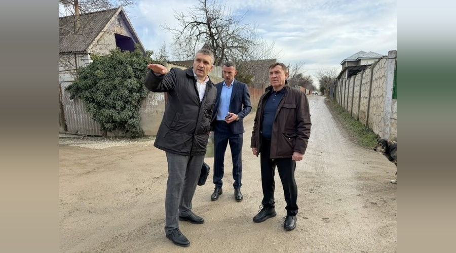 Власти Крыма проверили состояние дорожной сети Симферополя и района