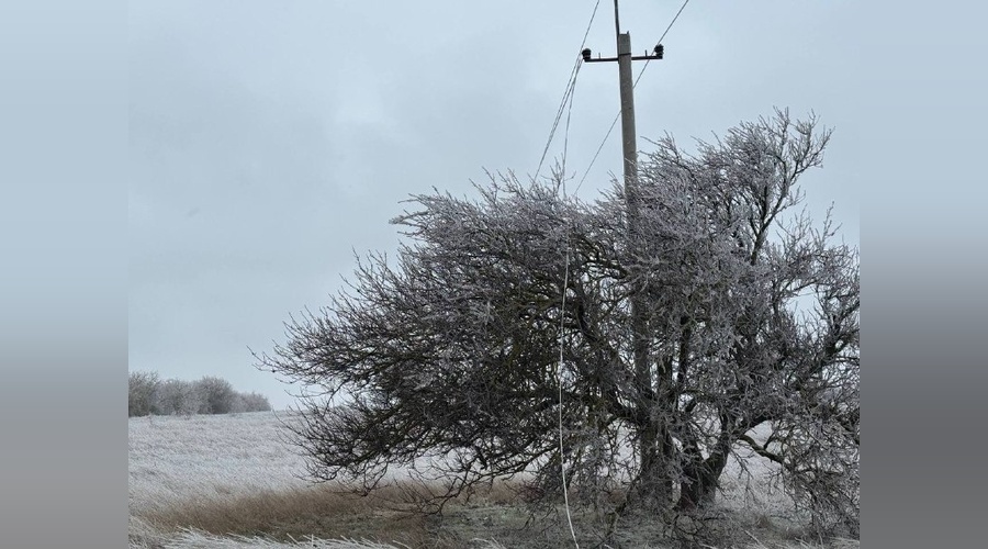 В Керчи восстановили высоковольтную линию после снегопада