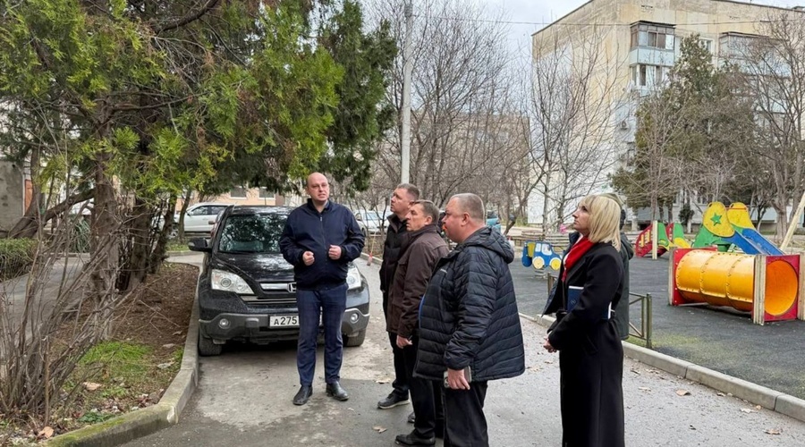 Власти Крыма проверили работу управляющих компаний в Симферополе