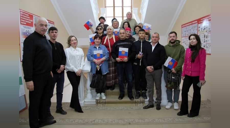 В Бахчисарае депортированным гражданам передали ключи от новых квартир