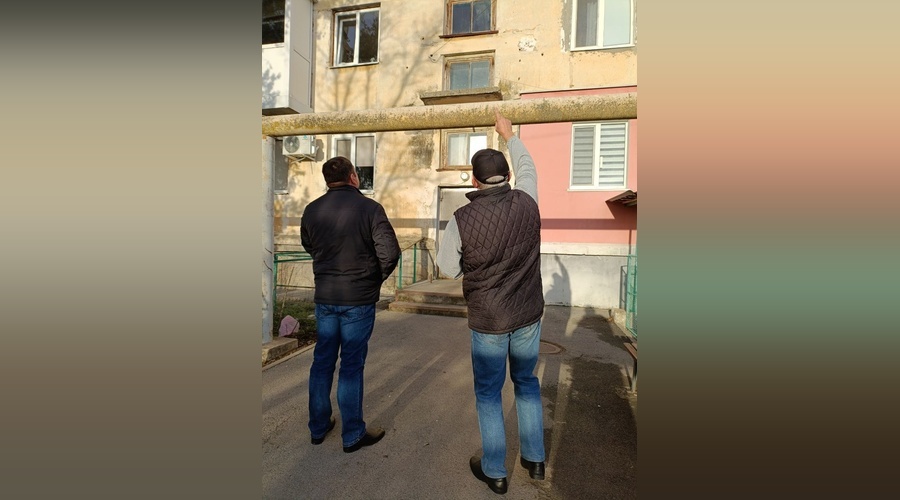 Руководство Симферопольского района проверило состояние кровли в Школьном