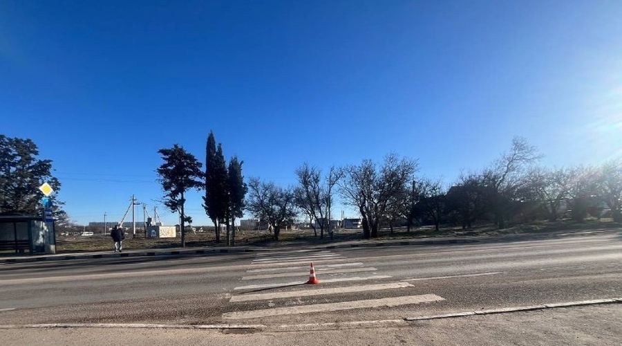 Полиция Севастополя разыскивает водителя сбившего подростка на переходе