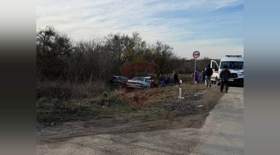 Несовершеннолетний и двое водителей получили травмы в ДТП под Симферополем