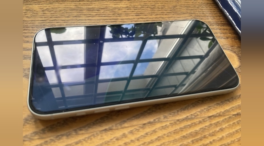 Продавщица из Сакского района присвоила выручку ради покупки телефона