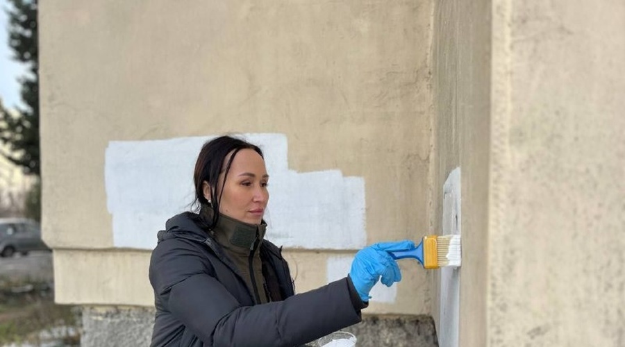 В Севастополе закрасили сотни надписей с рекламой наркотиков