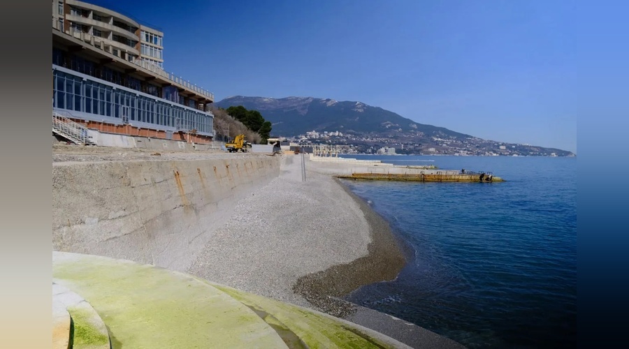 В Ливадии укрепляют буны и восстанавливают набережную пляжа «Дельфин»