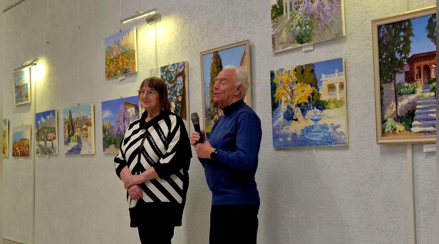 В Алупкинском доме культуры представили выставку «Мой Южный берег»