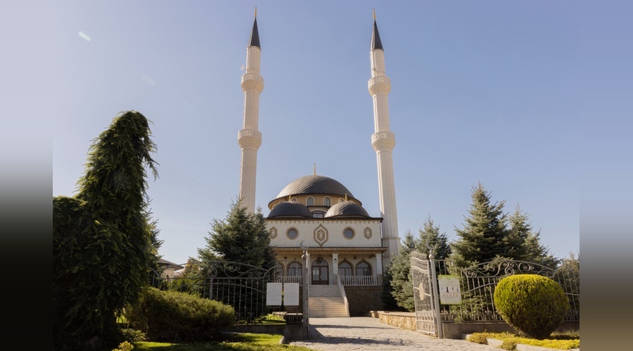 Сергей Аксёнов поздравил мусульман Крыма с праздником Ураза-байрам