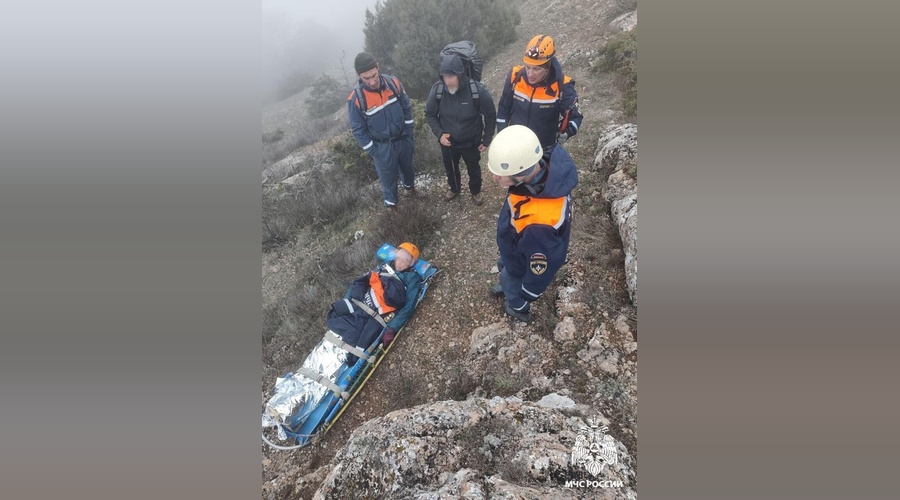Спасатели эвакуировали пострадавшую с горы Кизилташ