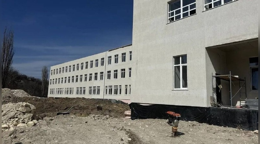 Подрядчику в Симферополе внесено представление из-за срыва сроков возведения школы