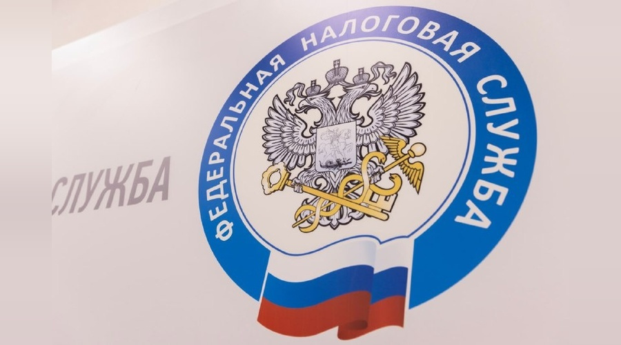 Сергей Аксенов поздравил крымское управление ФНС с 12-летием