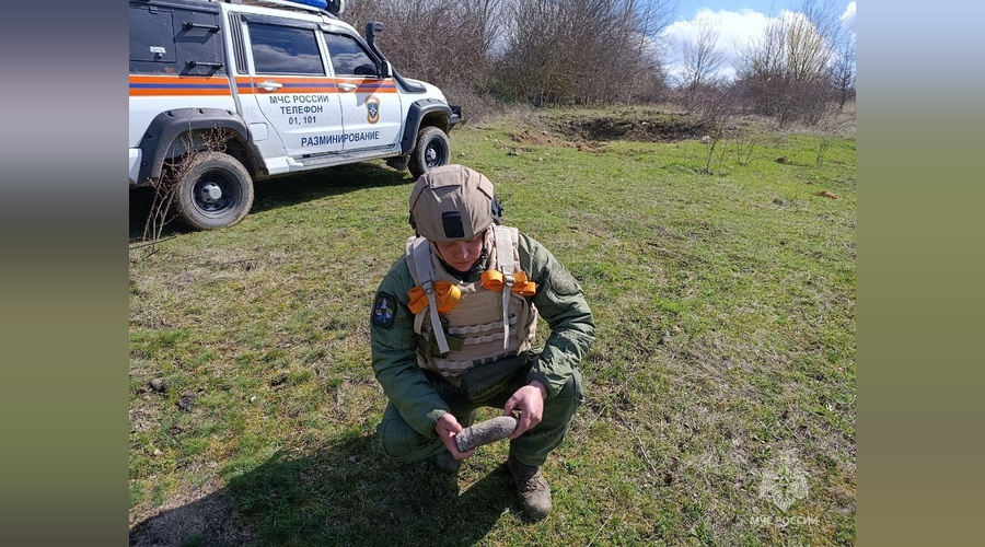 Специалисты МЧС ликвидировали 20 взрывоопасных предметов времён ВОВ