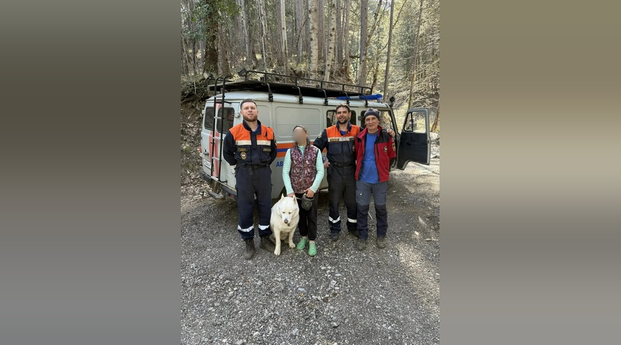 Женщина с собакой сбилась с маршрута на горной тропе под Ялтой