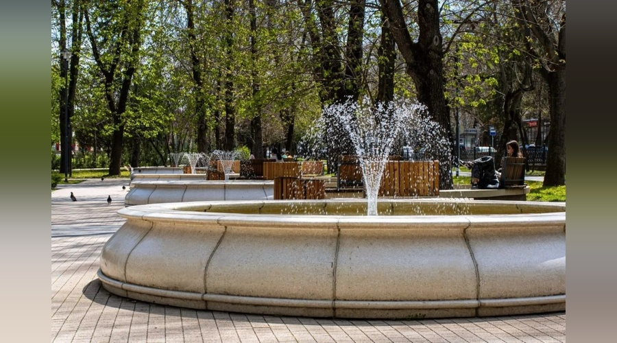 В Симферополе возобновили работу городские фонтаны