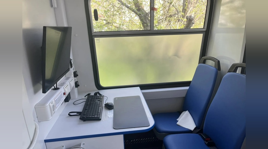 Феодосийский медцентр получил мобильный комплекс для выездных обследований