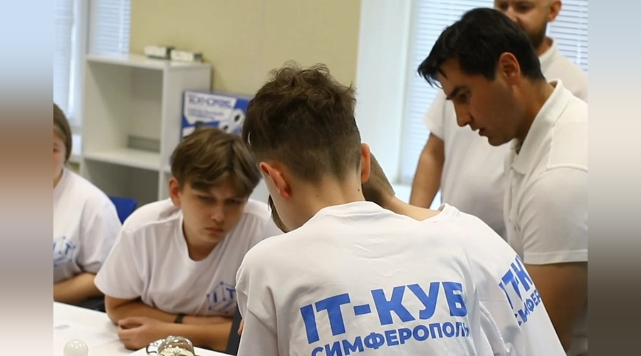 В Симферополе открылся детский фестиваль цифровых технологий