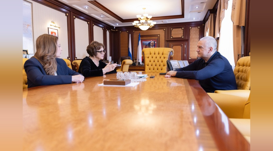 Сергей Аксёнов принял руководство Союза женщин России