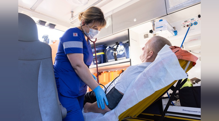 Глава Крыма поздравил сотрудников скорой помощи с профессиональным праздником